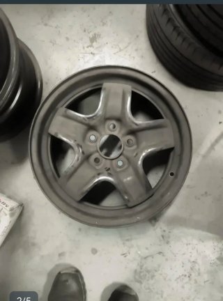 2 Llantas de Acero Renault y tapacubos