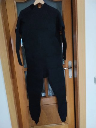 Traje de neopreno negro talla 2XL