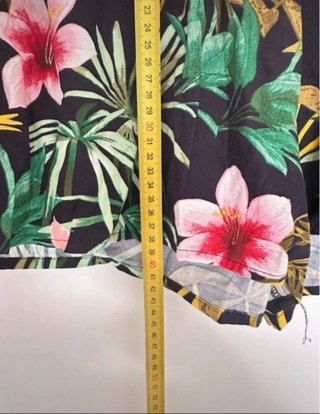 Shorts Estampado Tropical Negro Multicolor