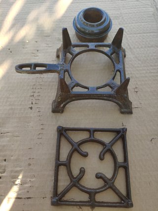 Infiernillo antiguo de metal