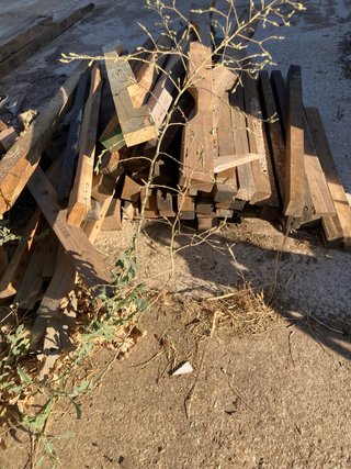Lote de barras de madera