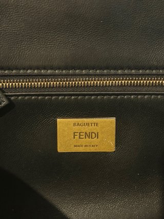 Borsa Fendi Baguette Mediana in Pelle Nera