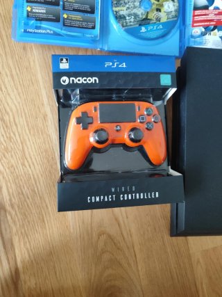 PS4 (PlayStation 4) + Mando Nacon nuevo + Juegos