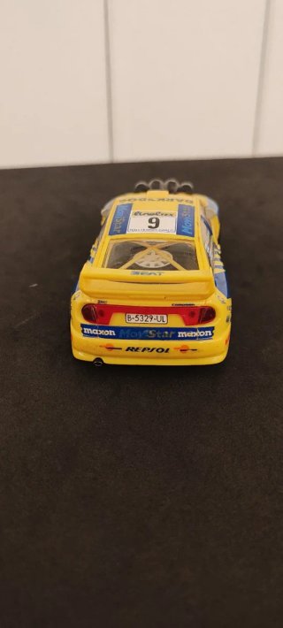 Scalextric SEAT Coche Rally Amarillo