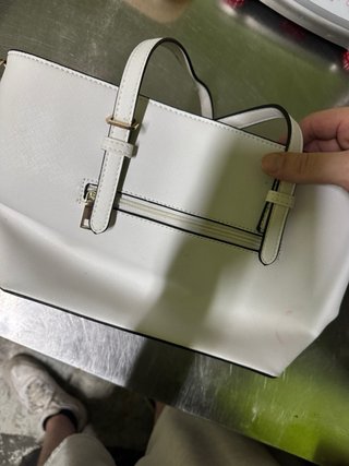 Bolso blanco y rojo