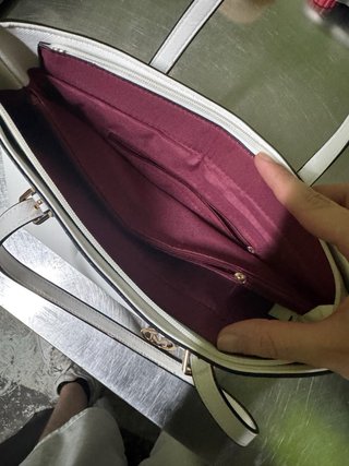 Bolso blanco y rojo