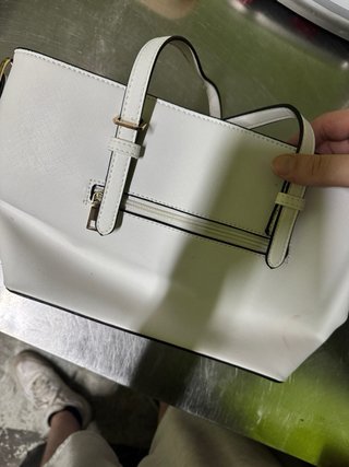 Bolso blanco y rojo