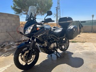 Suzuki V-Strom 650 Negra