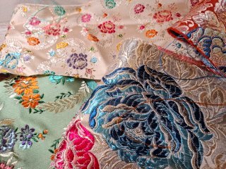 Lote retales telas falleras seda
