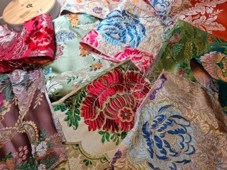 Lote retales telas falleras seda