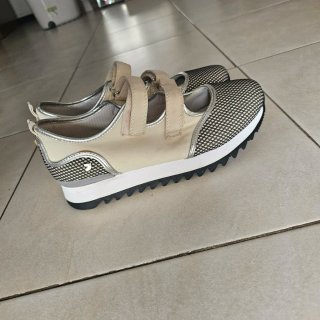 Zapatillas Mary Jane beige y malla