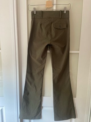 Pantalón caqui ajustado