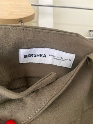 Pantalón caqui ajustado