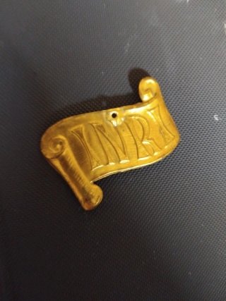 Antigua cartela INRI latón orfebrería