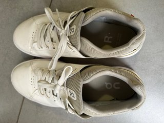 Zapatillas ON CLOUD The Roger Talla 42