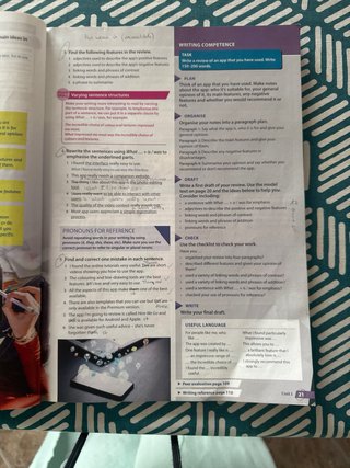 EXAM PROSPECTS 2 Student's book: libro de texto...