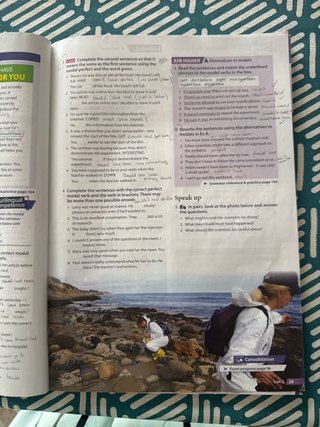 EXAM PROSPECTS 2 Student's book: libro de texto...