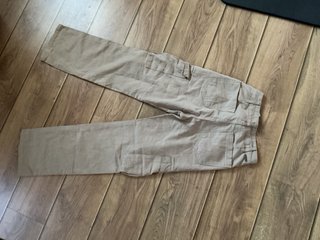 Pantalones cargo beige