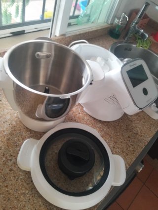 Robot de Cocina Blanco.