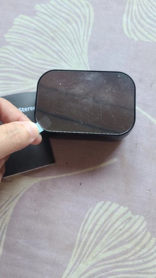Fones de ouvido estéreo musicais nunca usados.