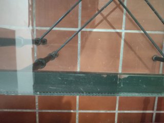 Mesa centro cristal y forja negra de 80x80