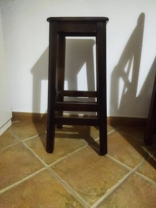 Taburete de madera