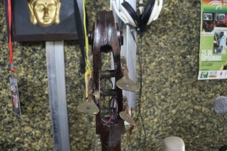 Contrabajo 3 cuerdas antiguo