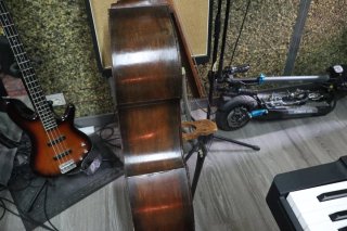Contrabajo 3 cuerdas antiguo