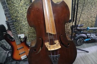 Contrabajo 3 cuerdas antiguo