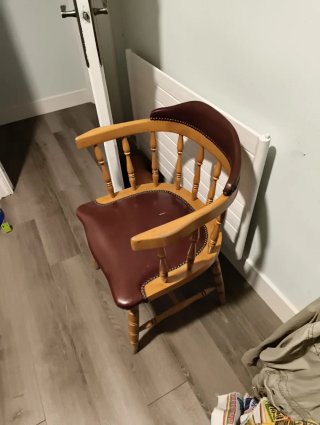 Diván de piel marrón. (170). ( Precio web 270) Sil