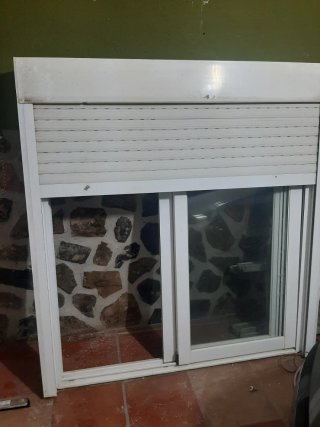 Ventana PVC corredera con persiana