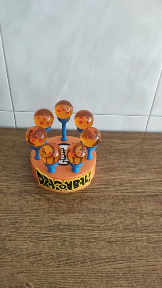Expositor dragon ball con 7 Esferas del Dragón