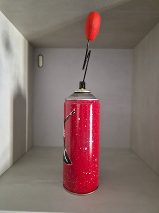Scultura Banksy Bomboletta Spray Rossa Cuore