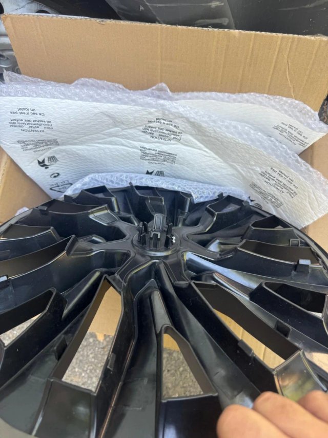 Tapacubos Tesla Nuevos Negro Mate