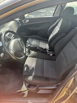 Peugeot 307 2006 Carplay y camara trasera