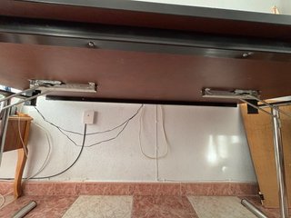 Mesa plegable,amplia y robusta en muy buen estado