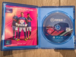 Pacchetto FIFA 18 e 19 per PS4