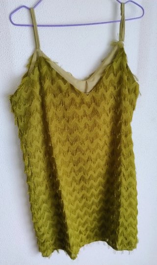 Vestido verde con flecos