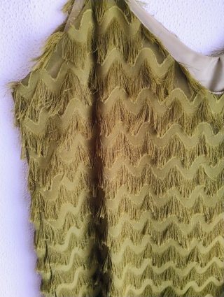 Vestido verde con flecos