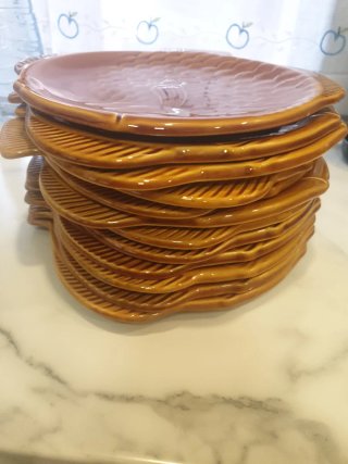Platos de cerámica con forma de pez