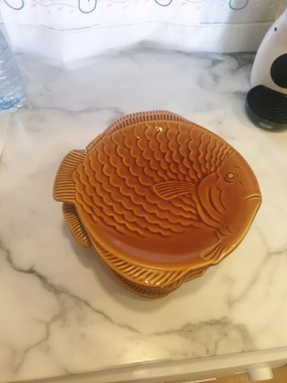 Platos de cerámica con forma de pez