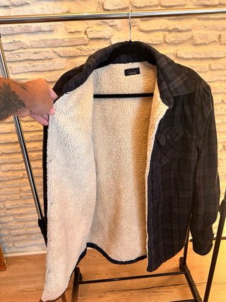 Sobrecamisa gruesa forrada borrego
