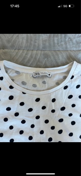 Camiseta Zara lunares blanco y negro Talla S