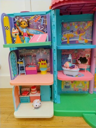 Casa de Muñecas Gabby Gato con habitaciones