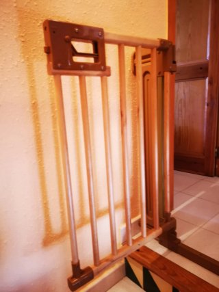 Barrera de seguridad para bebés anchura ajustable