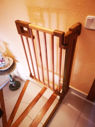 Barrera de seguridad para bebés anchura ajustable