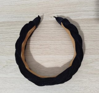 Diadema negra de terciopelo trenzado