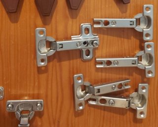 Bisagras para muebles antiguos