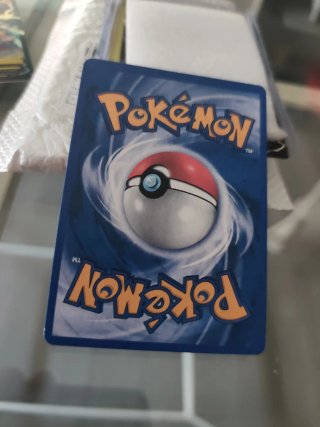Carta Pokémon Cinderace V 220 PS