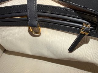 Bolso Grande Negro de Piel